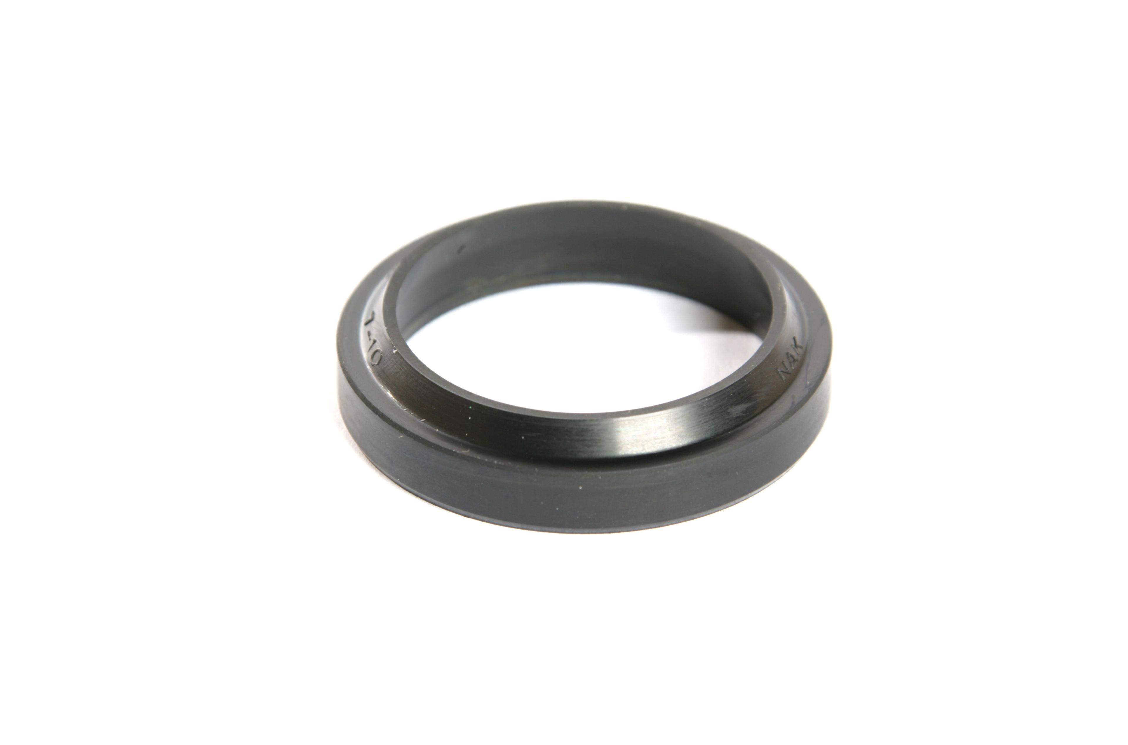 MASSEY FERGUSON TRACTOR OIL SEAL (AGCO) 392210X1