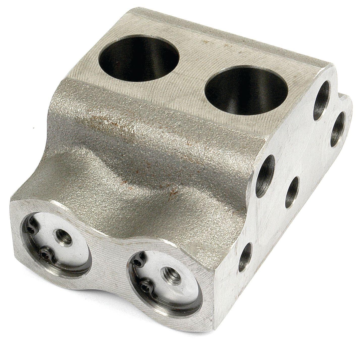 MASSEY FERGUSON VALVE CHAMBER ASSEMBLY 40846