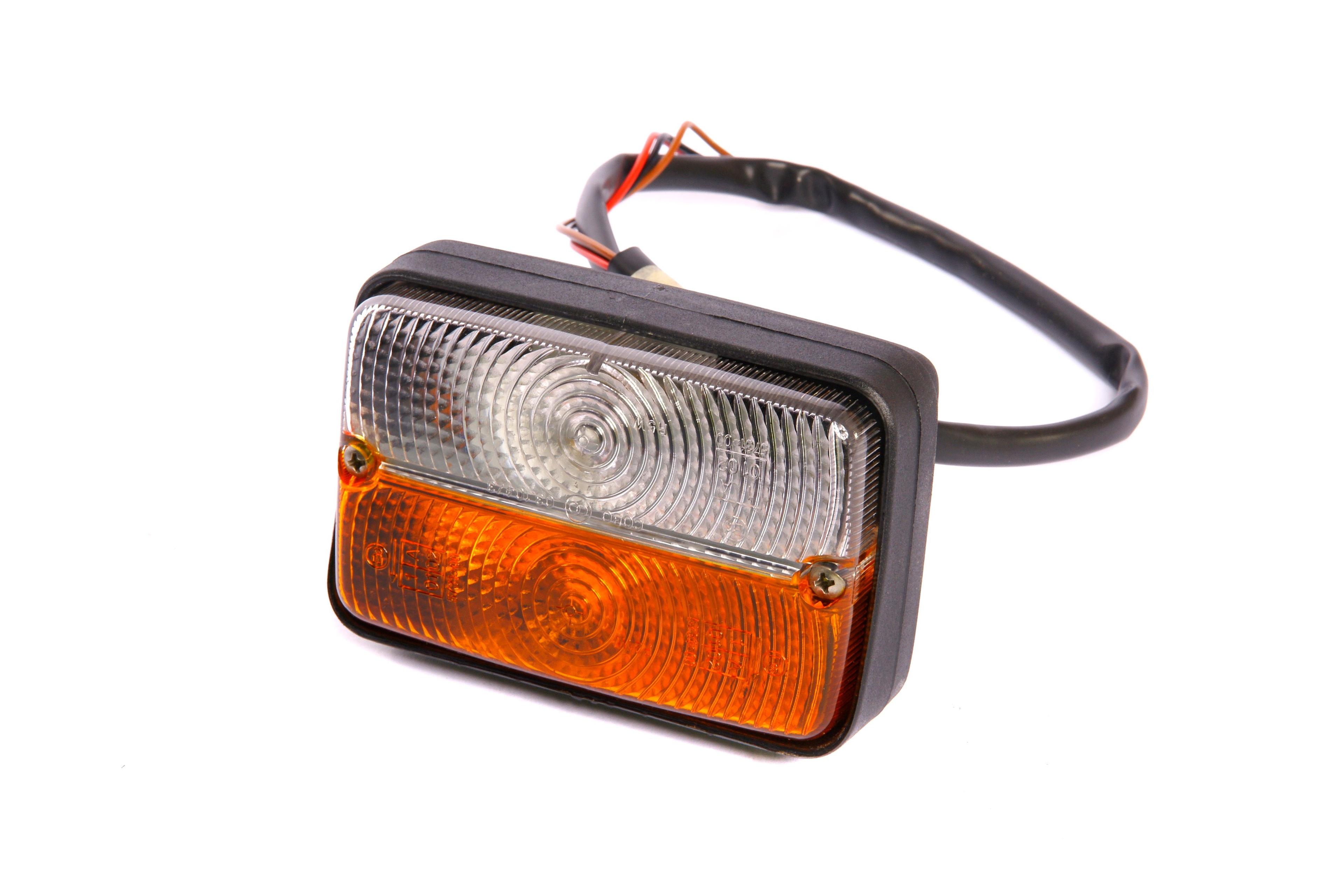 MASSEY FERGUSON TRACTOR HEAD LIGHT (AGCO) 1678580M91