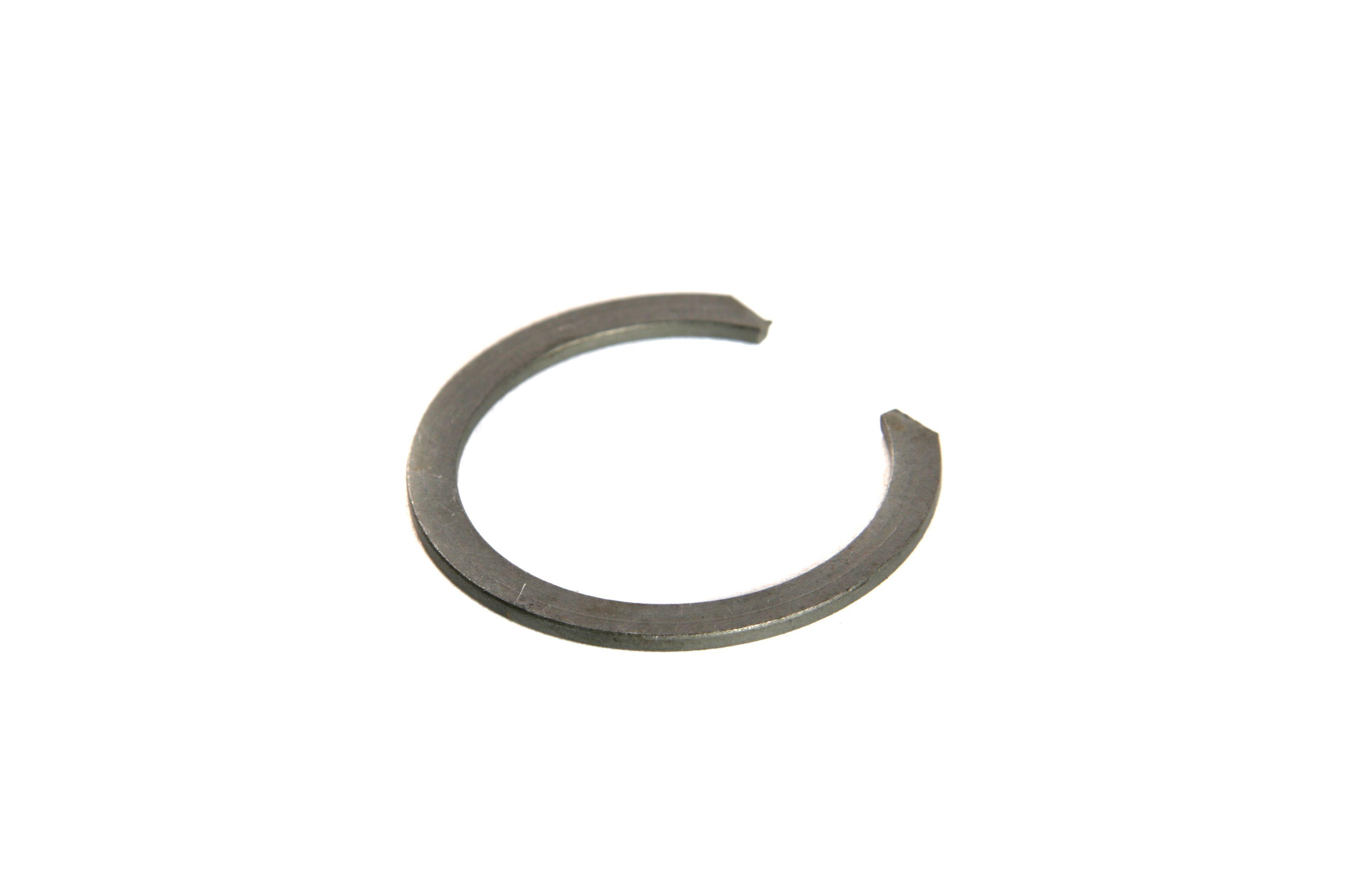 MASSEY FERGUSON TRACTOR RETAINING RING (AGCO) 358913X1