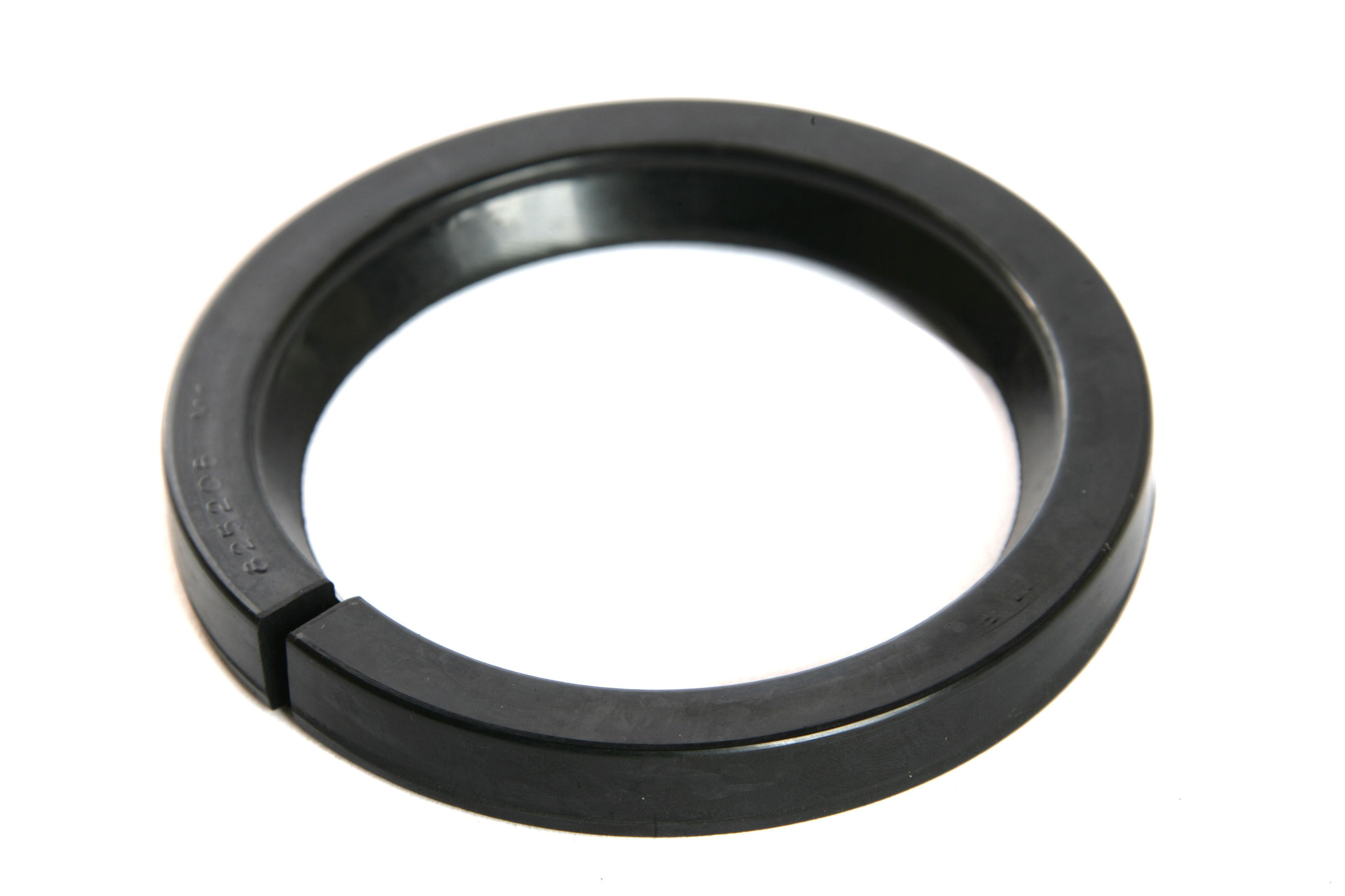 MASSEY FERGUSON TRACTOR SEAL (AGCO) 825208M1