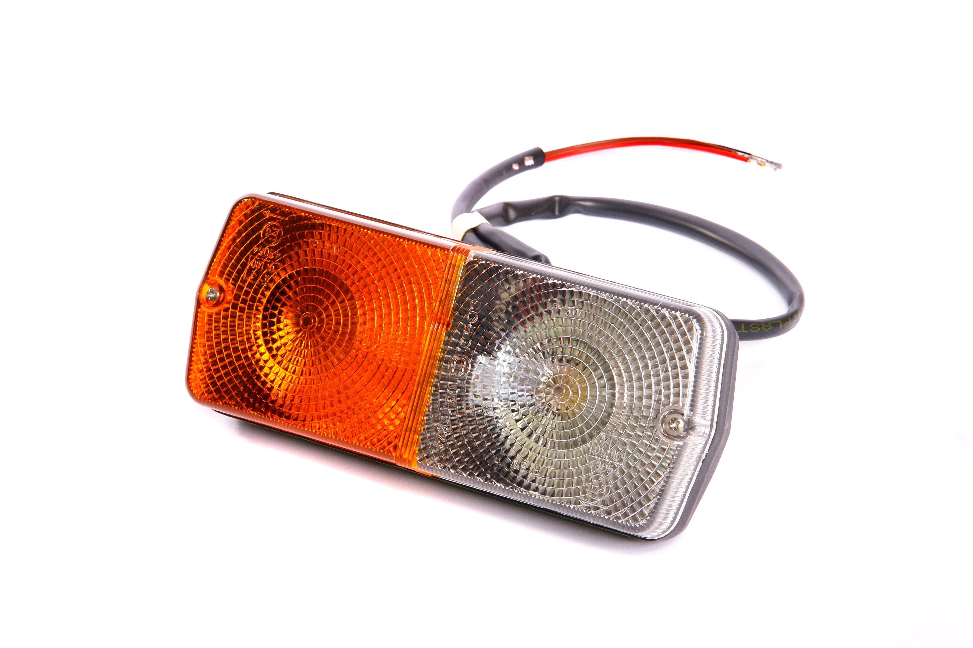 MASSEY FERGUSON TRACTOR SIDE LIGHT (AGCO) 1678991M91