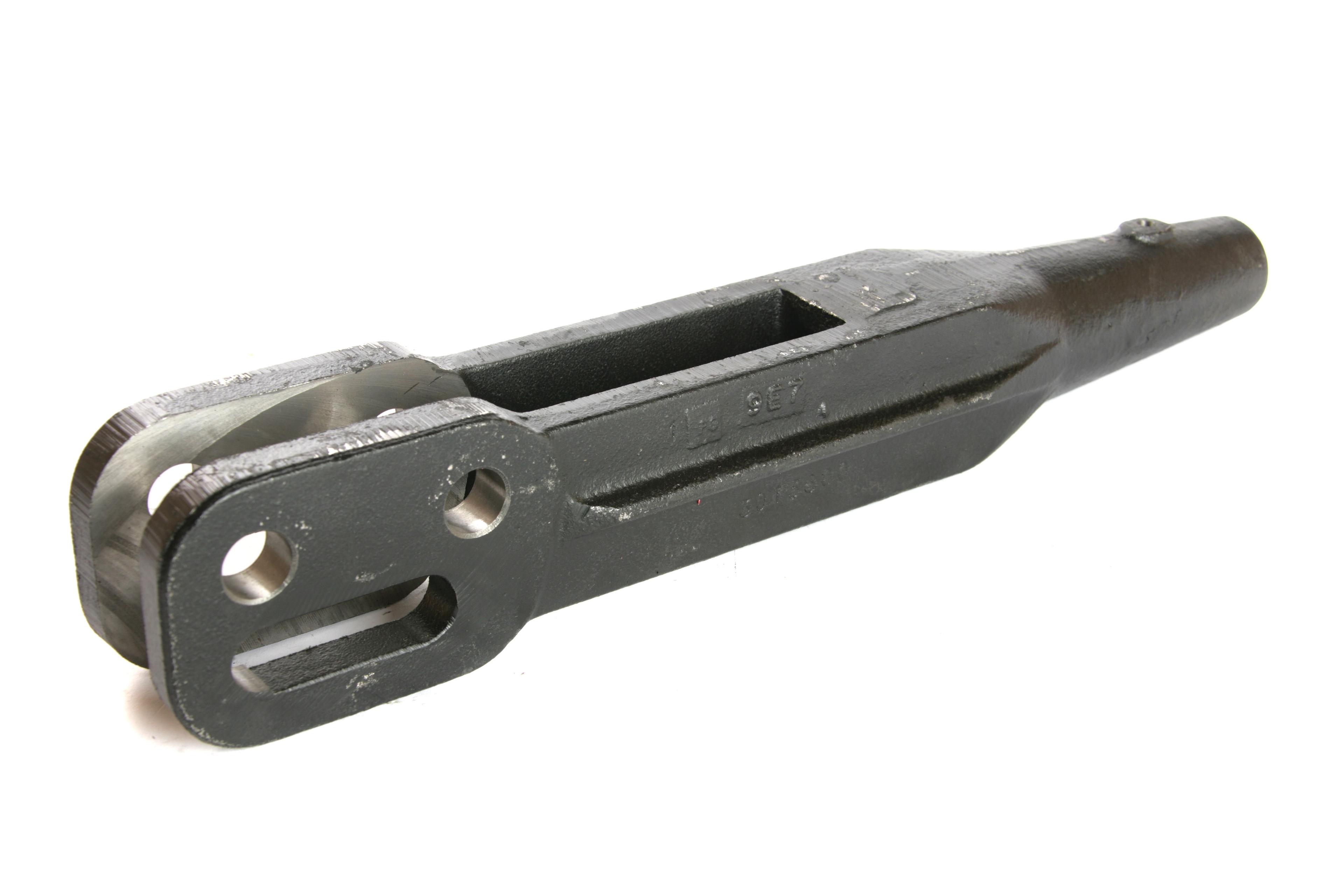 MASSEY FERGUSON TRACTOR CLEVIS (AGCO) 3384035M3