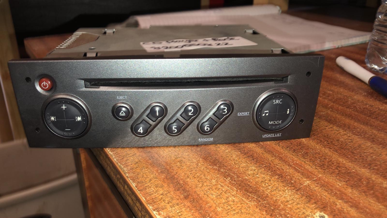 Renault Clio Radio/Stereo CD Player + Code