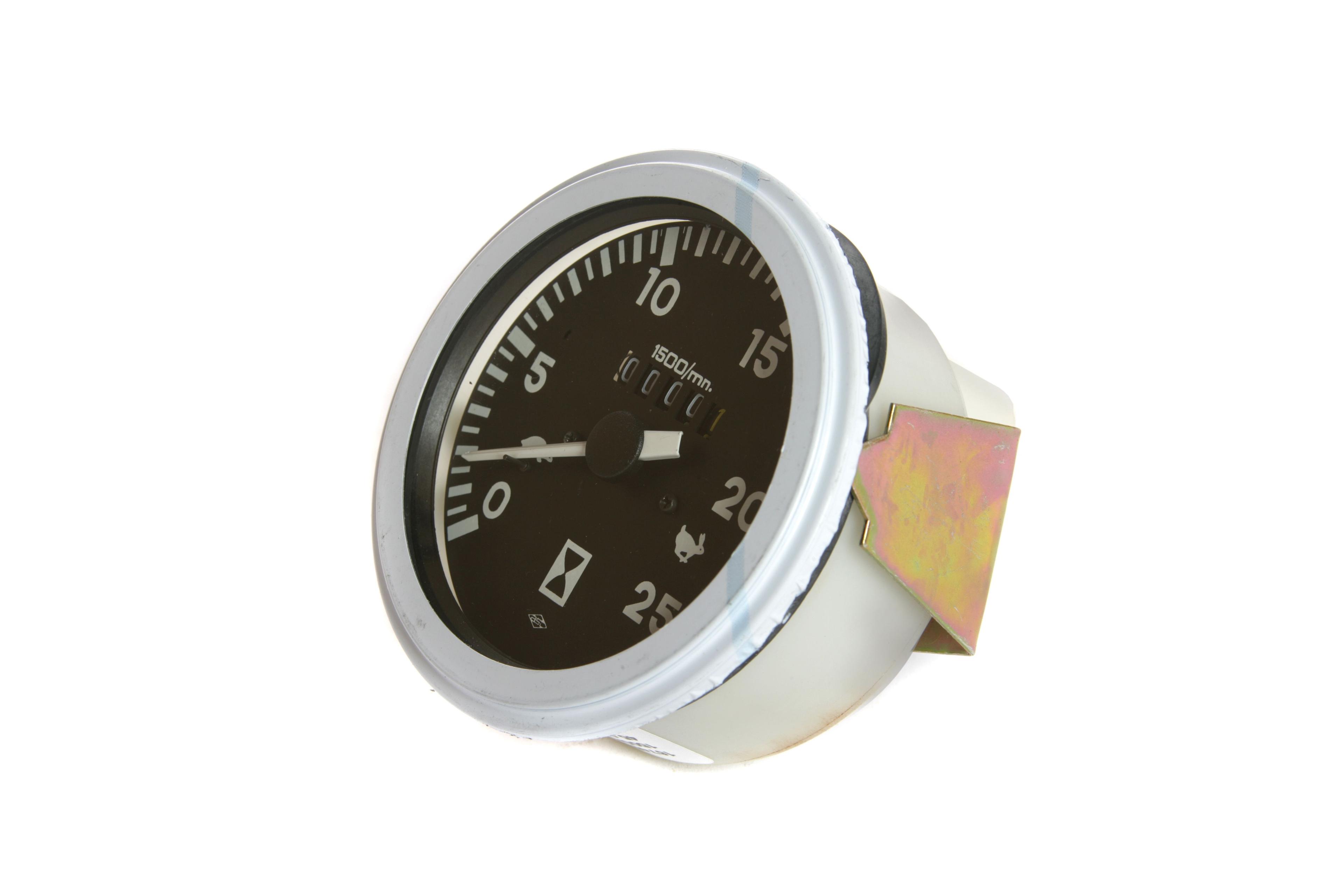 MASSEY FERGUSON TRACTOR SPEEDOMETER (AGCO) 1674637M92