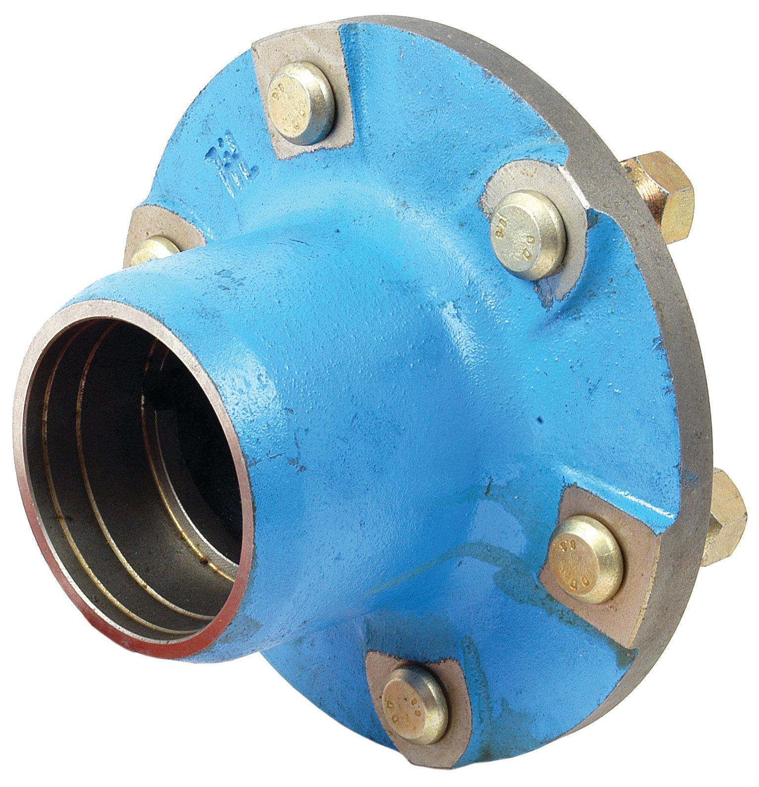 FORD NEW HOLLAND FRONT WHEEL HUB C/WSTUDS+NUTS 66389