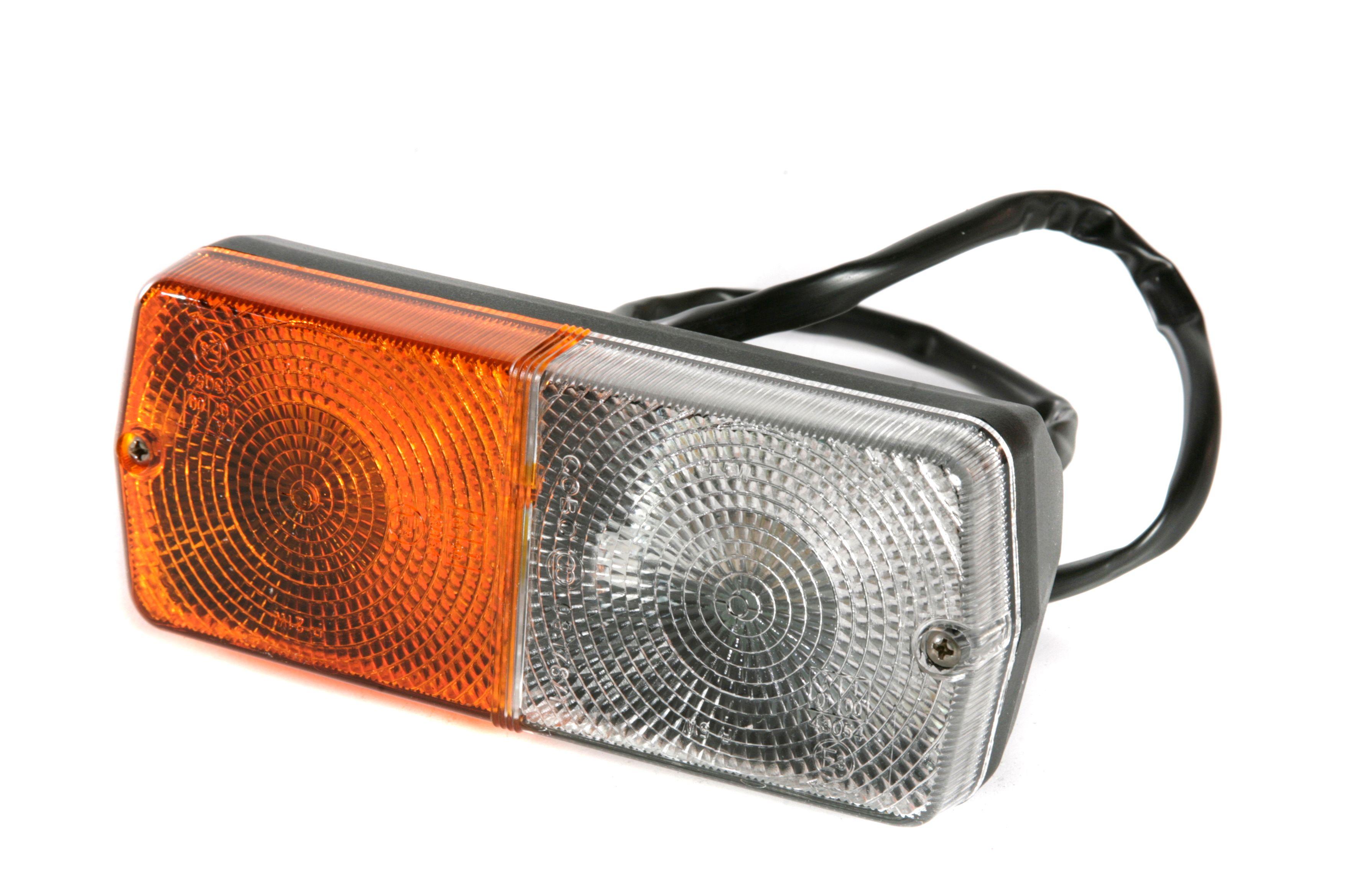MASSEY FERGUSON TRACTOR SIDE LIGHT (AGCO) 1678990M91