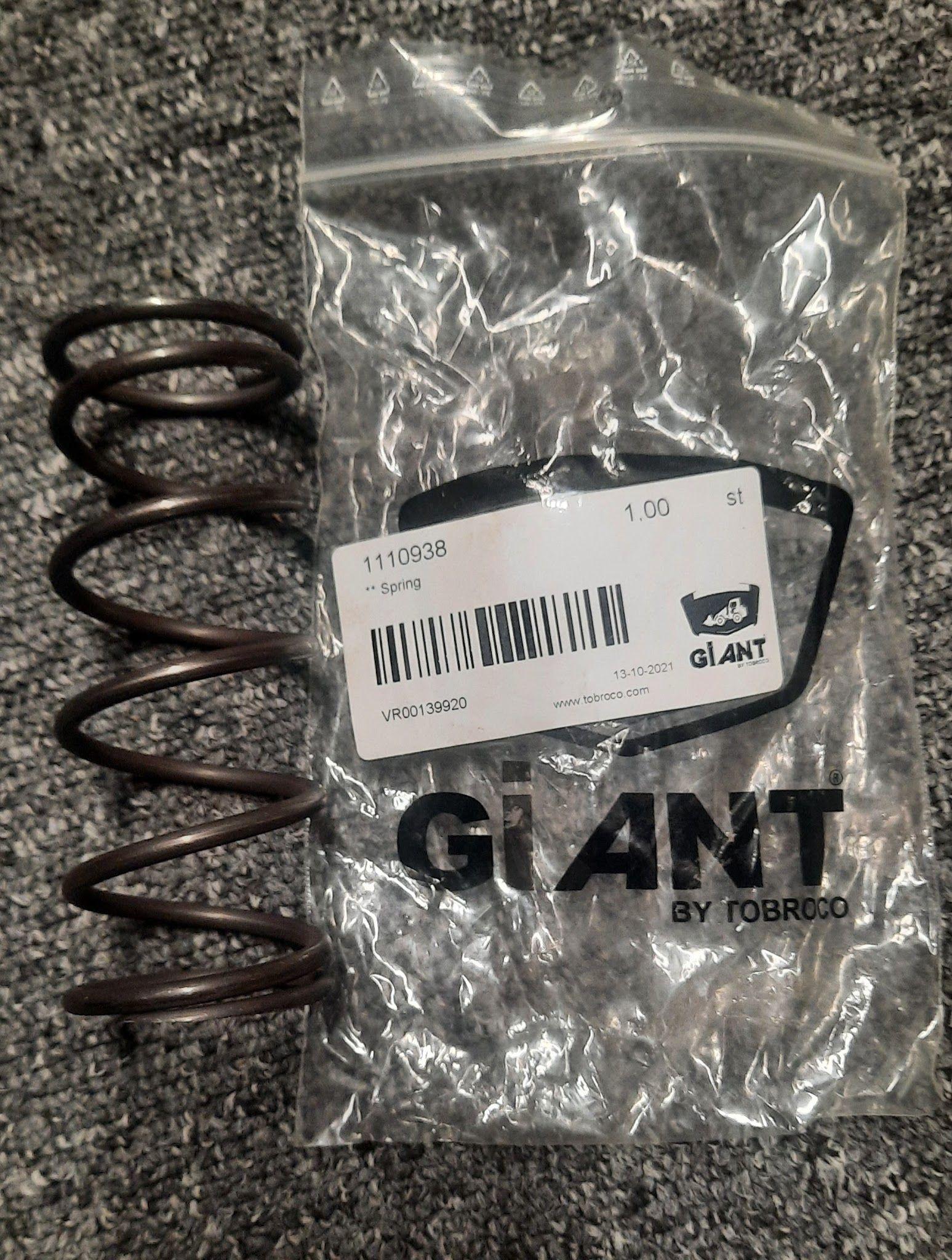 Giant by Tobroco 1110938 | Spring