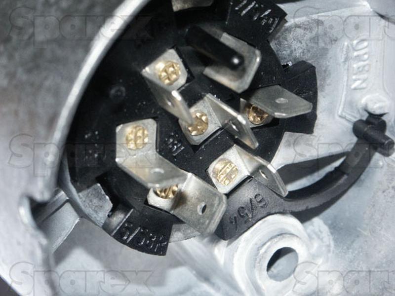 7 Pin Trailer Socket Female with Spade Connectors (Metal) 12v