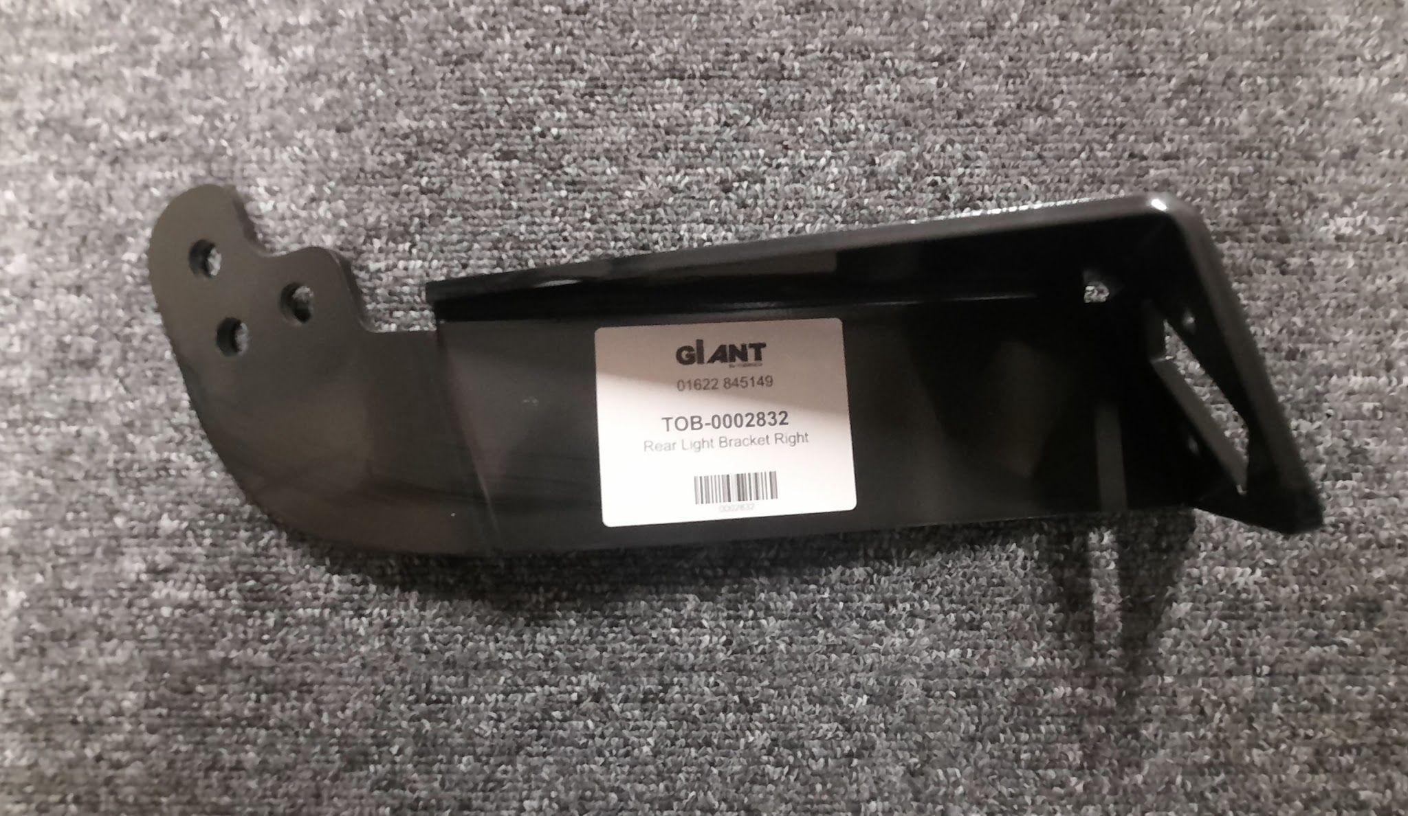 Giant by Tobroco TOB-0002832 | Rear Light Bracket Right