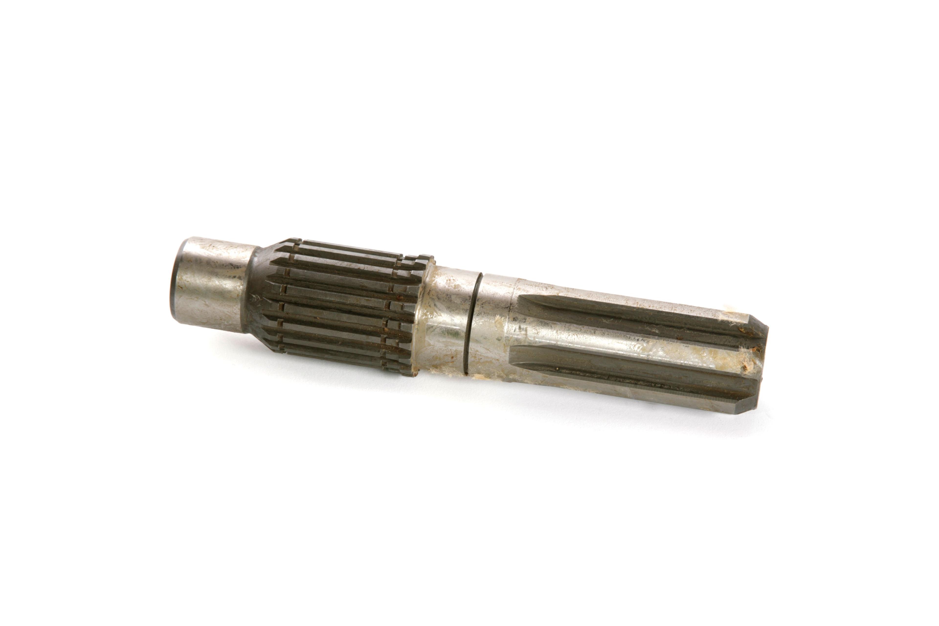 MASSEY FERGUSON TRACTOR SHAFT (AGCO) 3224999M2