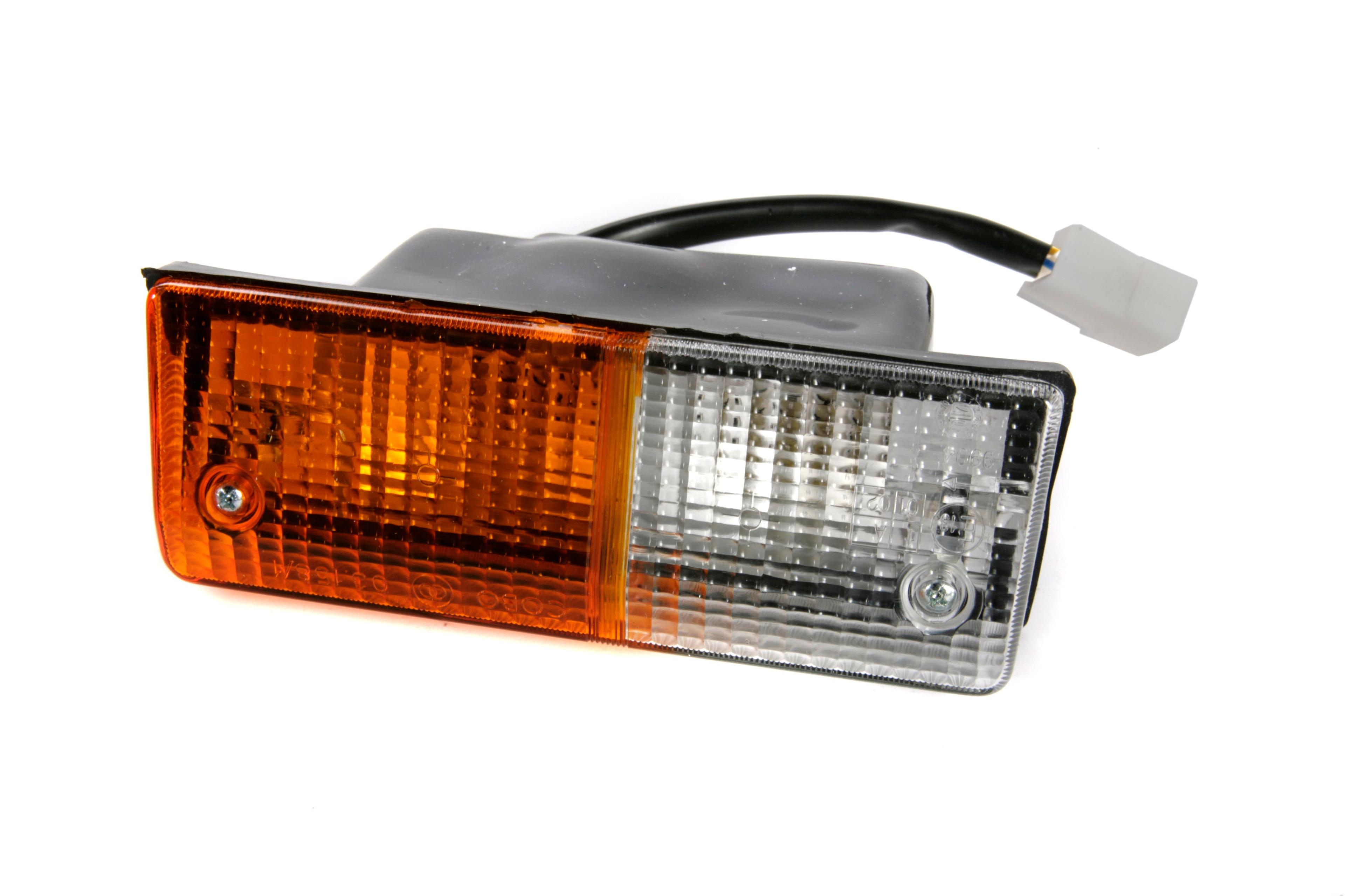 MASSEY FERGUSON TRACTOR SIDE LIGHT (AGCO) 1425883M93