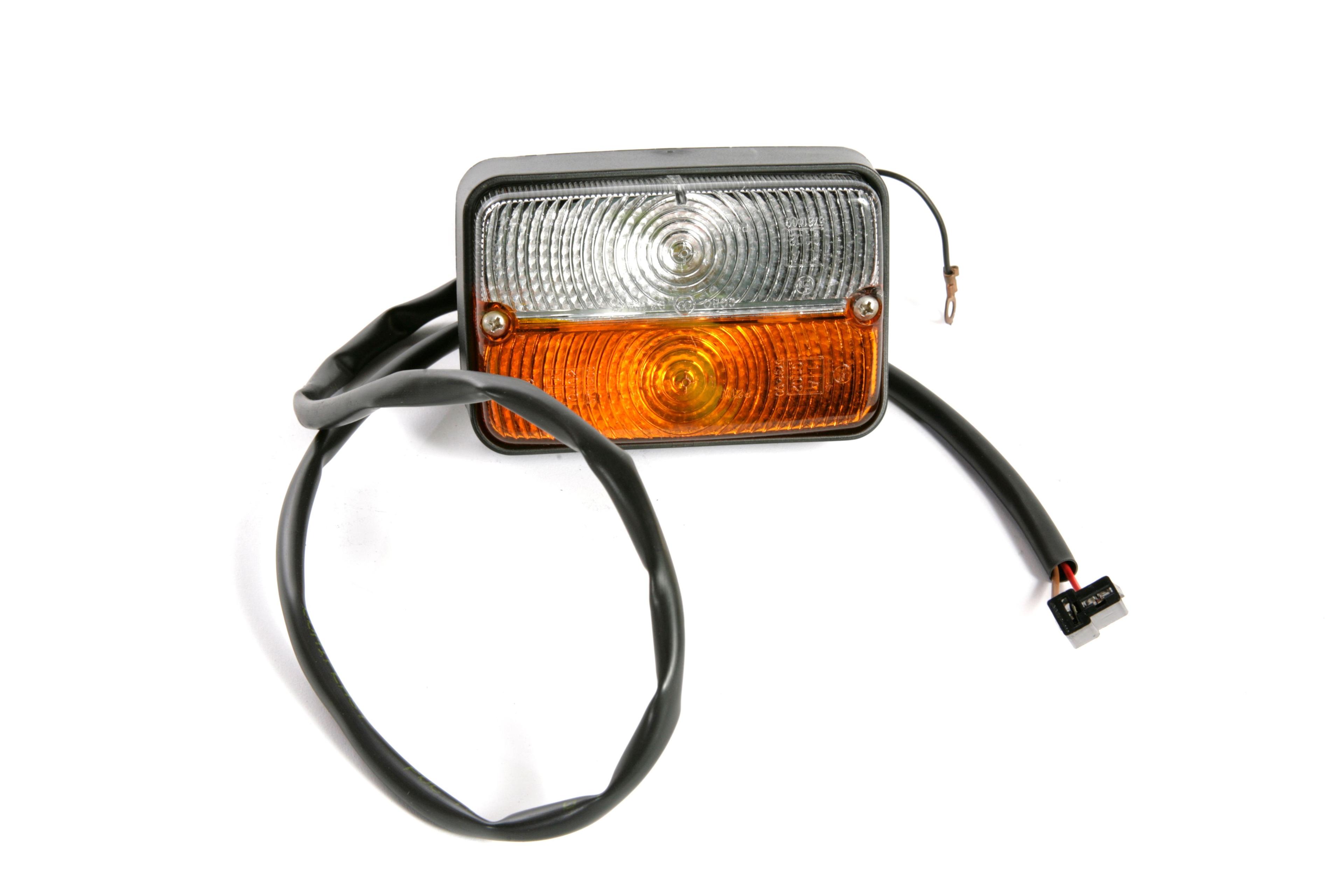 MASSEY FERGUSON TRACTOR LIGHT (AGCO) 3387450M91