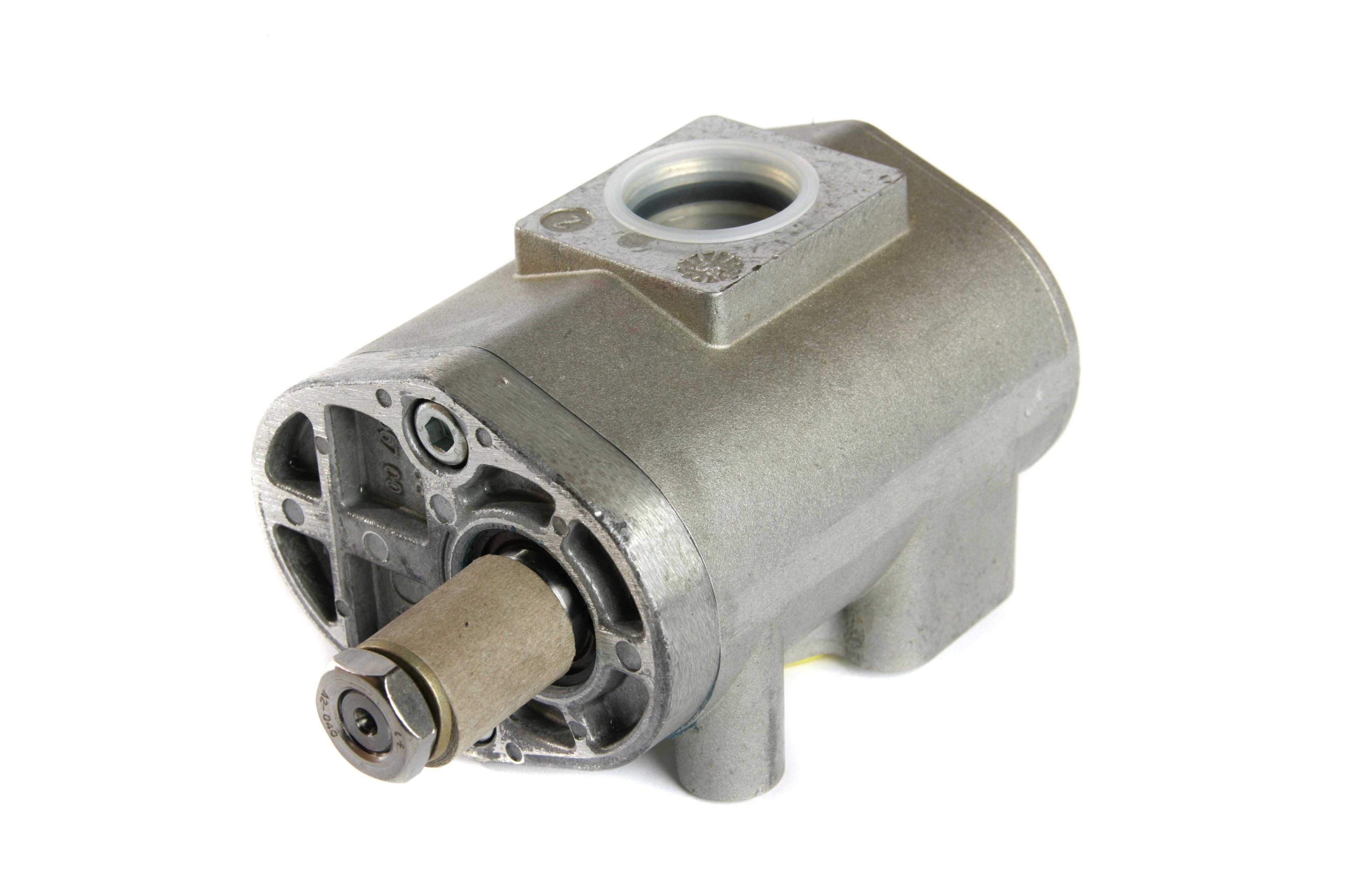 MASSEY FERGUSON TRACTOR PUMP (AGCO) 3799411M2